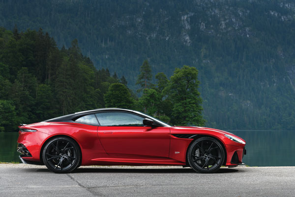 aston-martin-dbs-superleggera-4