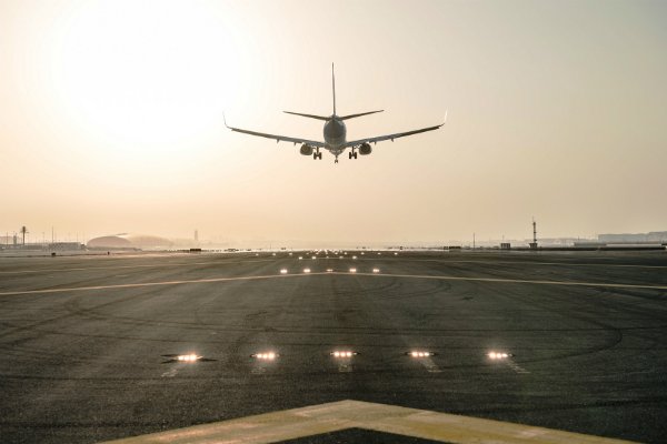 dubai-international-airport-runway