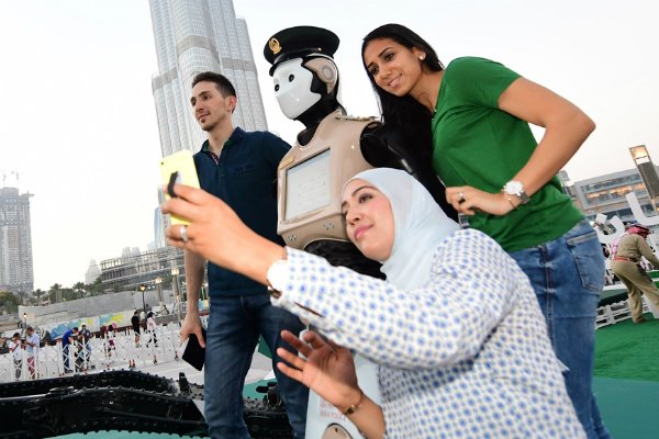 dubai-police-robot