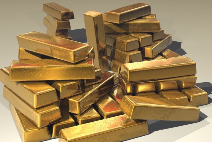 Gold slumps to lowest since March 2021, dollar strength likely to continue
