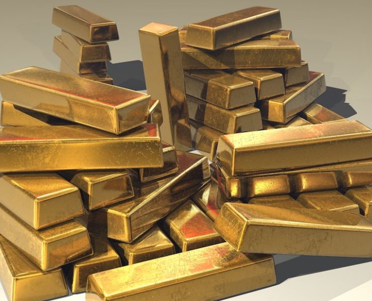 Gold slumps to lowest since March 2021, dollar strength likely to continue