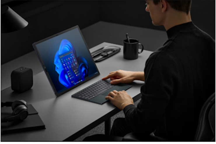 ASUS Zenbook 17 Fold OLED at IFA 2022