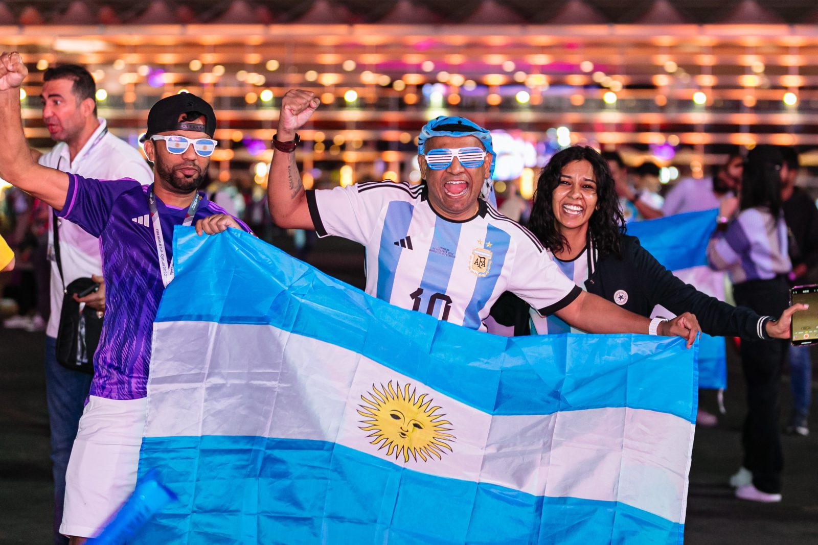 Non-ticketed fans not allowed in World Cup stadium precincts