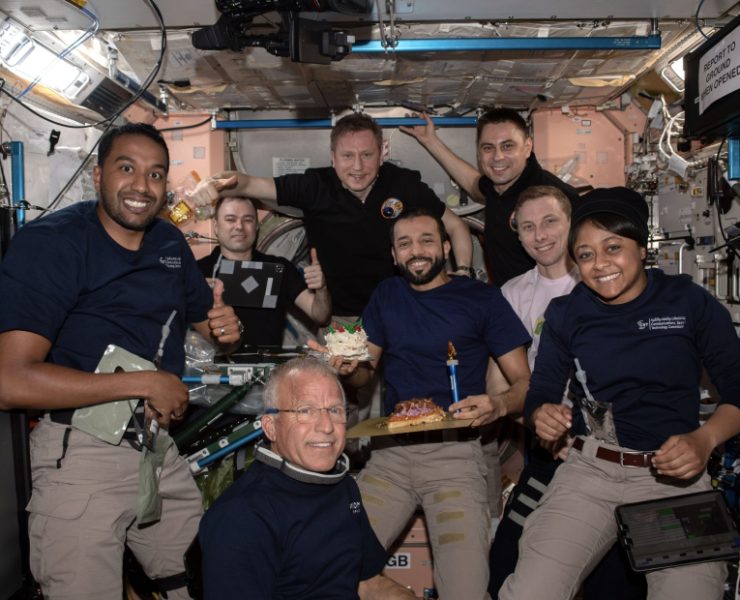 Sultan AlNeyadi with other crew members