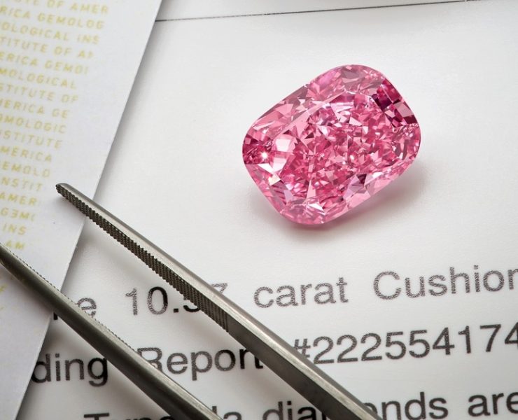 The Eternal Pink diamond unvelied at Dubai's DDE. Image Credit: DMCC