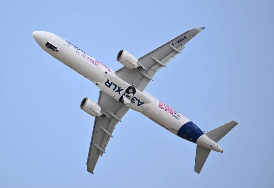 AviLease buys StanChart’s aircraft leasing business