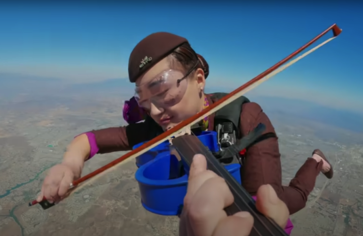 Etihad skydiving stunt