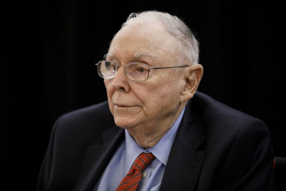 Warren Buffett’s right-hand man at Berkshire, dies at 99