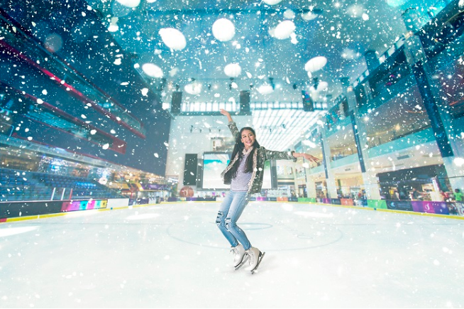 Dubai Mall’s Ice Rink launches year-round ‘snowfall’